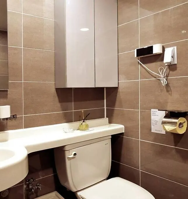 Villa 3 Rooms For Rent Near Mapo-Gu Office Station, Mapo-Gu, Seoel Zuid-Korea